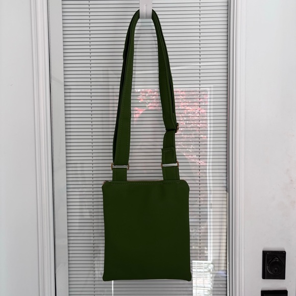 Vegan Crossbody Bag - upcycled - Cruelty Free - Picture 3 of 7